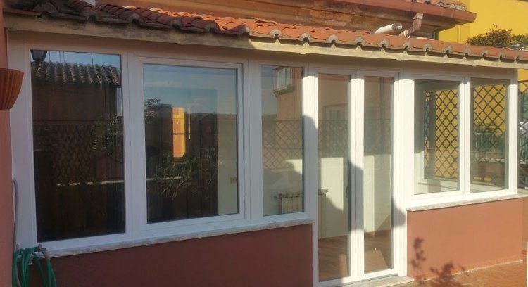 Veranda-finestre-brugmann-scorrevoli-colore-bianco