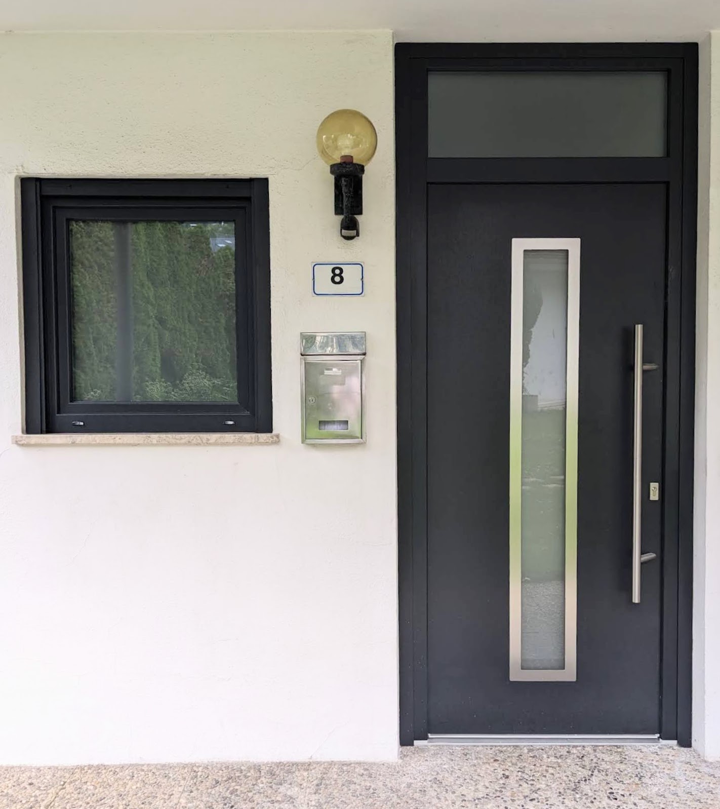 front-door-renovation-vahrn-windirect-aluplast-5000